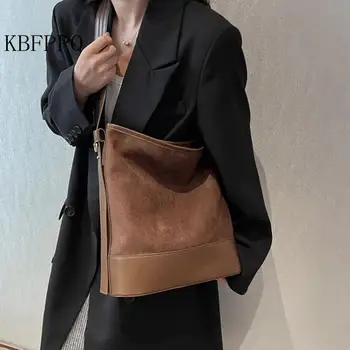 2023 Marka Yeni bayan çanta Tasarımcısı omuzdan askili çanta Alışveriş Seyahat Çantaları Büyük Kapasiteli Deri Pu Kadın Çantası