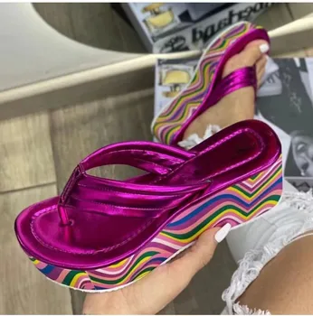 2023 Yeni Renkli Kama Kalın Taban Flip Flop Kadın Yaz Açık Rahat Terlik Büyük Plaj Slaytlar Sandalet Ayakkabı Balıksırtı