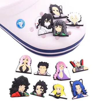 50 adet Toptan PVC Anime Karakterler Ayakkabı Aksesuarları Bahçe Ayakkabı Süslemeleri Croc Jıbz Charm Sırt Çantası çocuklar için doğum günü hediyesi